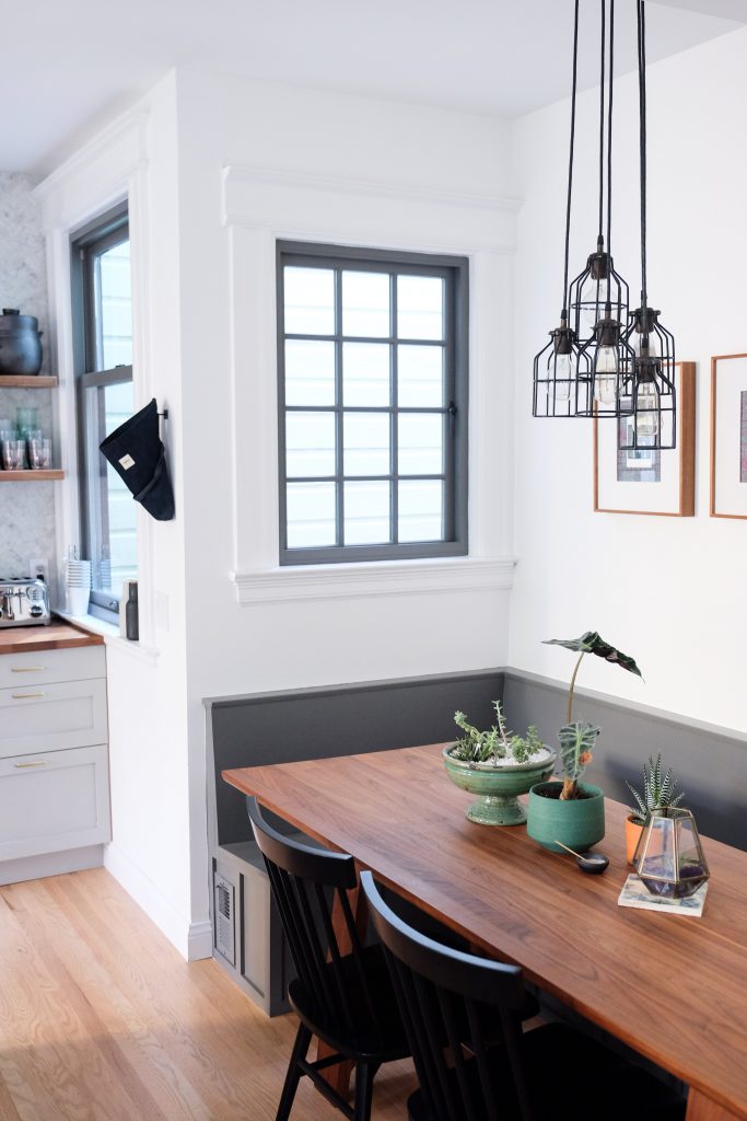 the kitchen has a banquette.