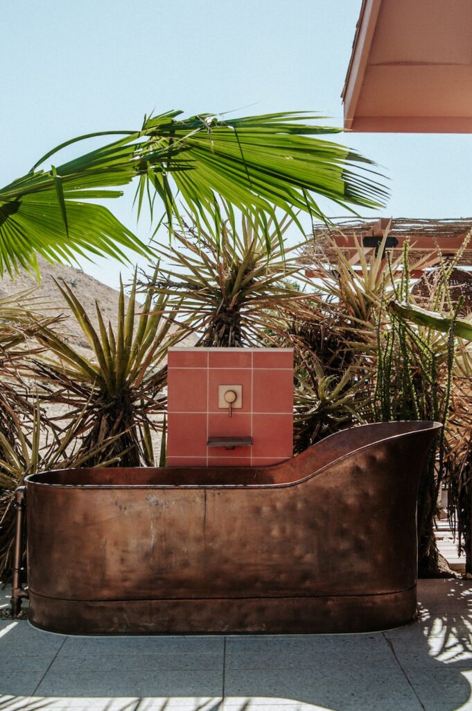 Outdoor copper tub