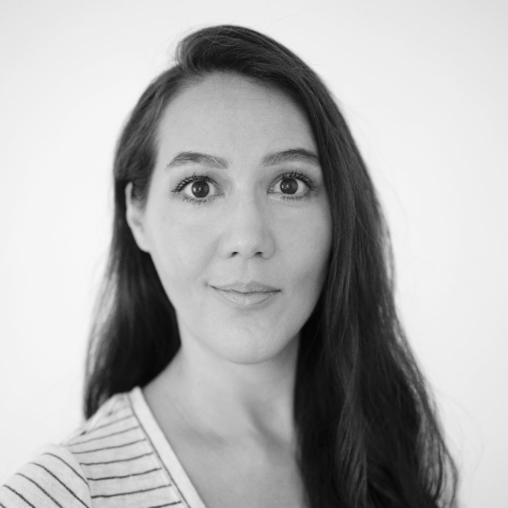 Headshot Trisha Sprouse