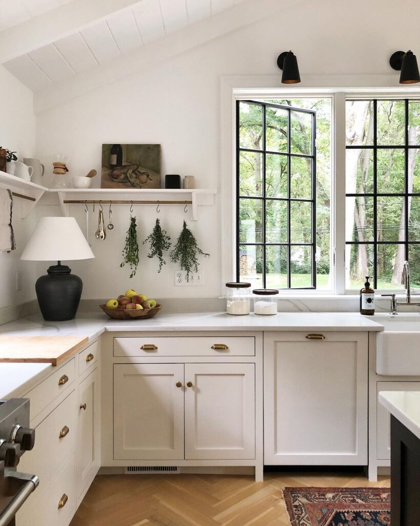 Corner Kitchen Rail