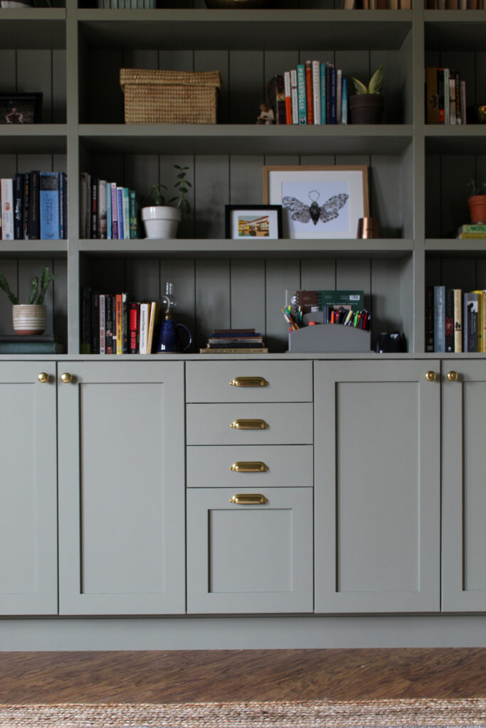Green built-ins in home office renovation