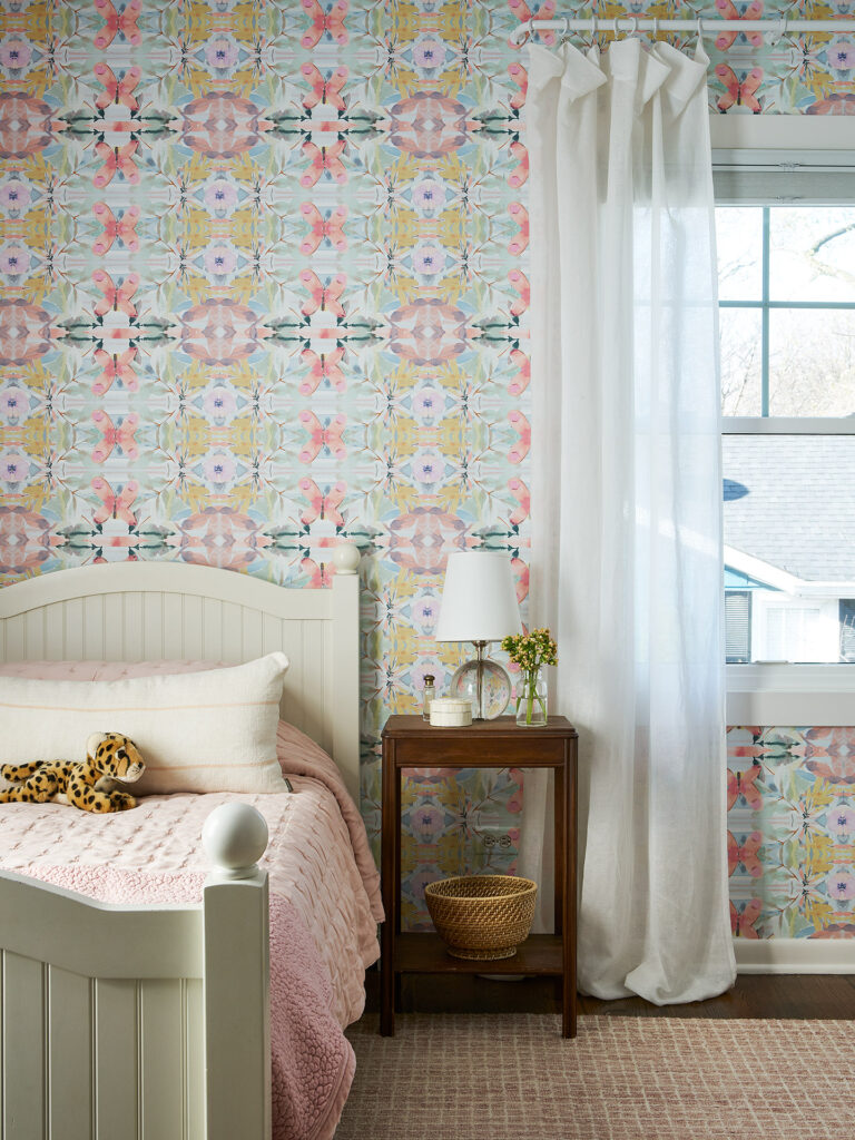 Colonial house kids bedroom