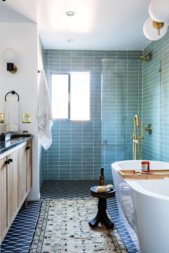 Midcentury Los Angeles Home With Renovated Bathroom
