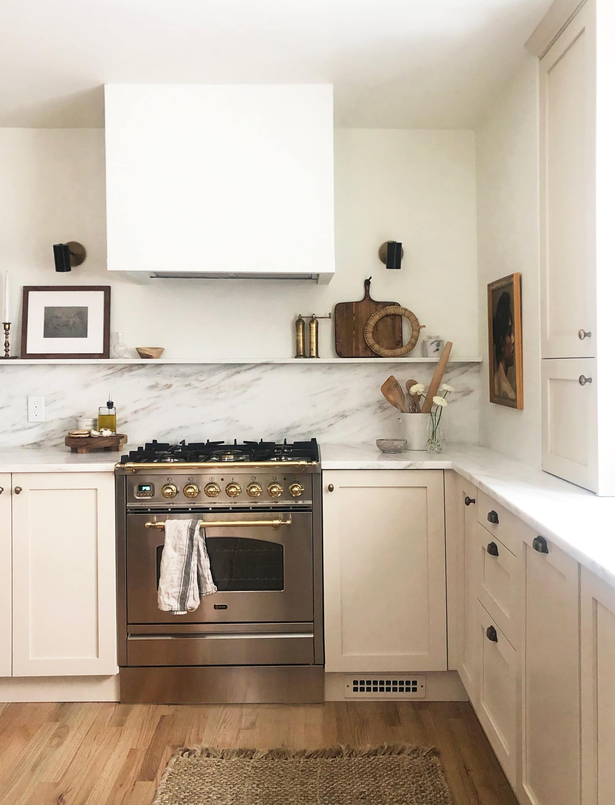 Cream kitchen with white hood