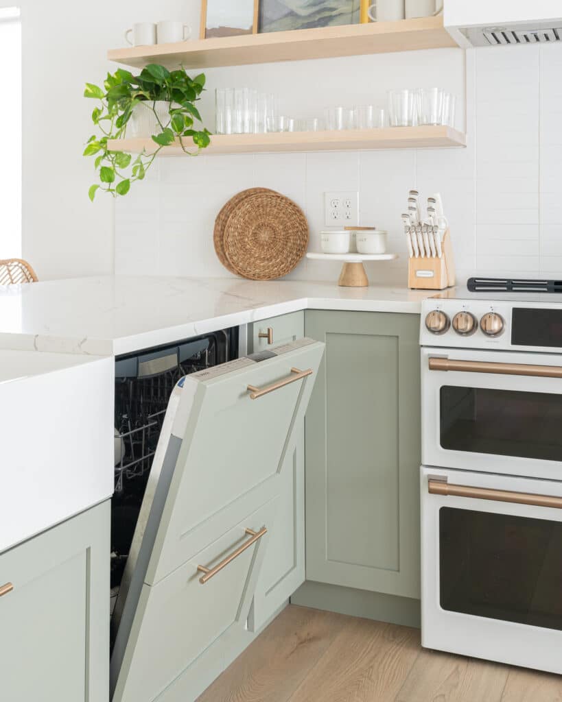 Dishwasher disguised as two drawers