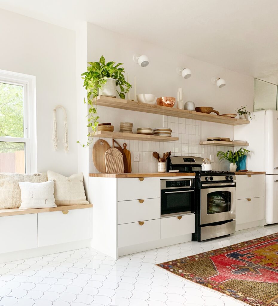 This Austin Kitchen Design Includes a Clever Cutout