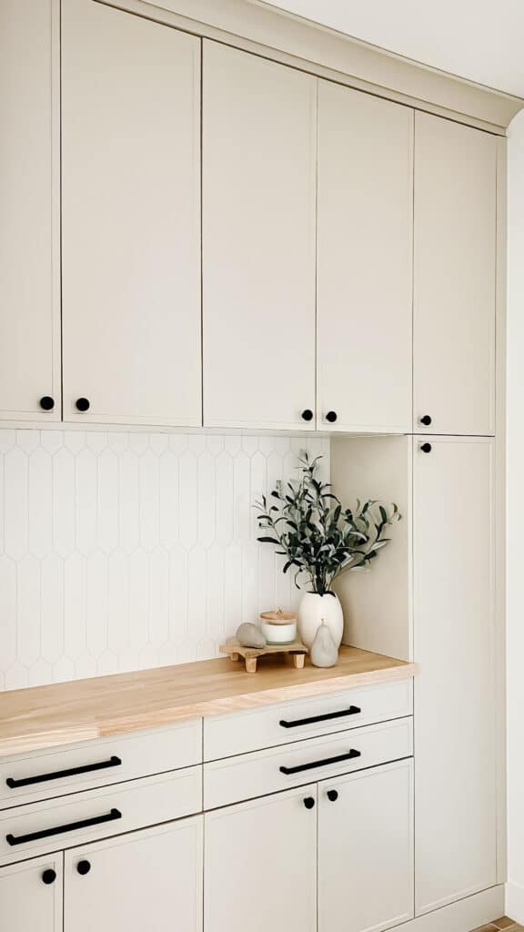 This Small, But Highly Functional Mudroom Solves the Perennial Drop-Zone Problem