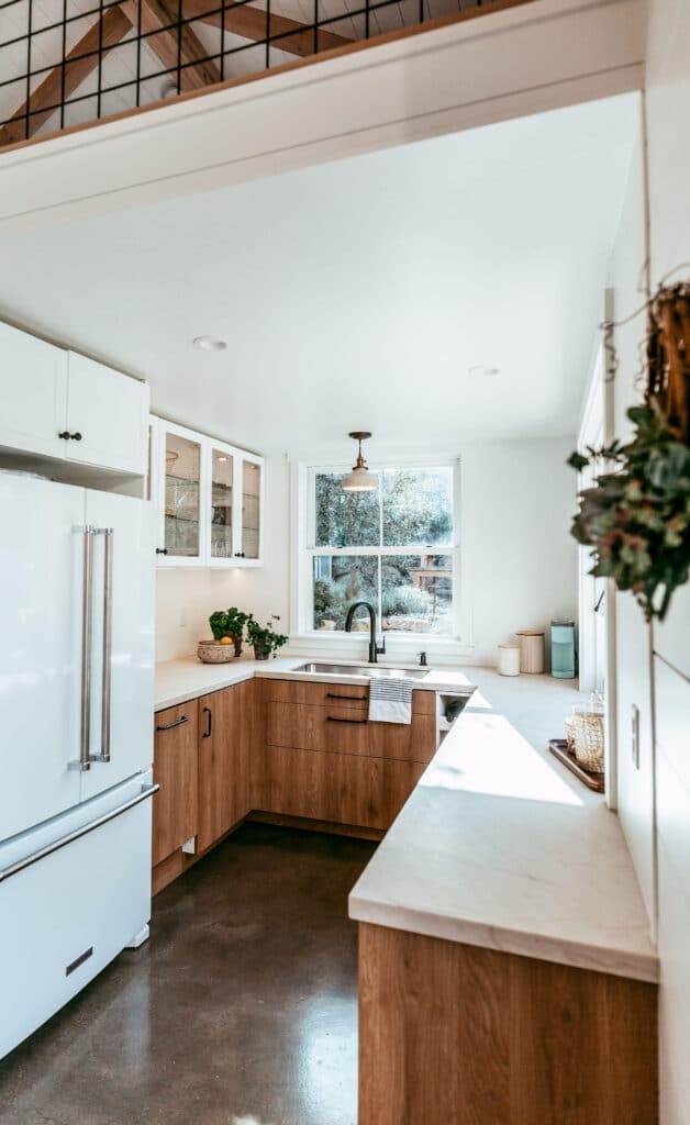 This Santa Barbara Cabana Performs Six Jobs At Once